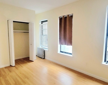 East 80 Street - Photo Thumbnail 3