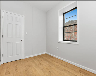 Macon street - Photo Thumbnail 5