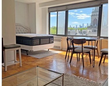 372 Central Park W - Photo Thumbnail 4