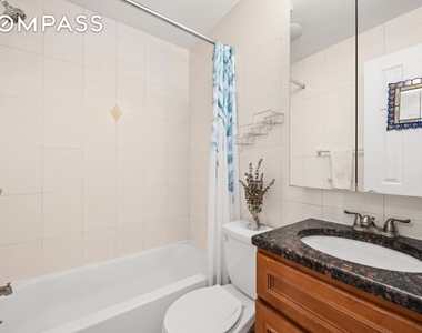 25 Bogart Street - Photo Thumbnail 3