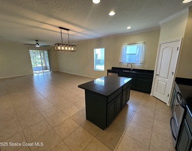3995 Aria Drive - Photo Thumbnail 4