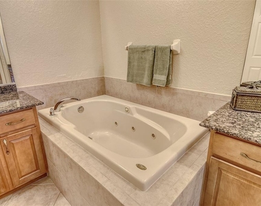 5100 Jessie Harbor Drive - Photo Thumbnail 31