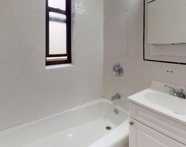 850 Amsterdam Avenue - Photo Thumbnail 3