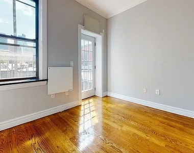 444 W 52nd St - Photo Thumbnail 0