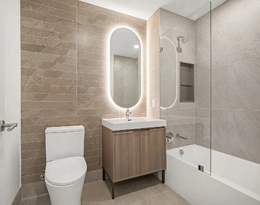 20 Rockwell Place - Photo Thumbnail 2
