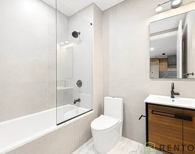 30 Richardson Street - Photo Thumbnail 5