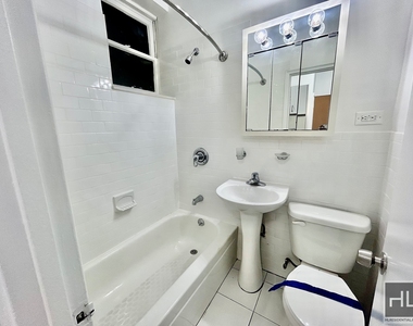 East 89 St - Photo Thumbnail 4