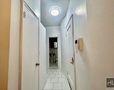 East 89 St - Photo Thumbnail 5