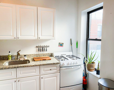 238 East 7th Street - Photo Thumbnail 4