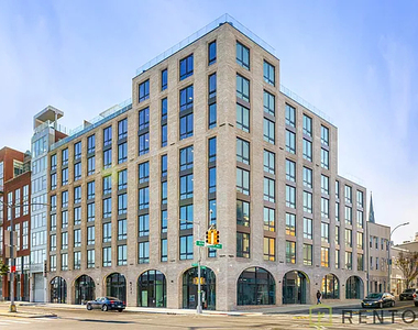 210 Greenpoint Avenue - Photo Thumbnail 10