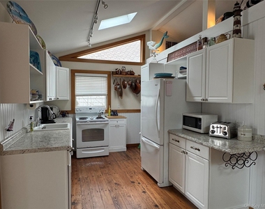 177 Wilmot - Photo Thumbnail 2