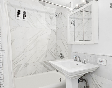 5 Tudor City Place - Photo Thumbnail 2