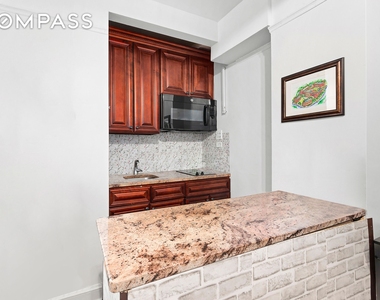 5 Tudor City Place - Photo Thumbnail 1