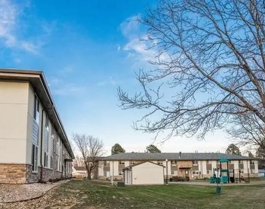 1292 E 6th St - Photo Thumbnail 4