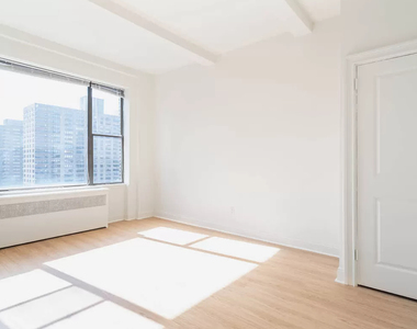 West 71st Street - Photo Thumbnail 0