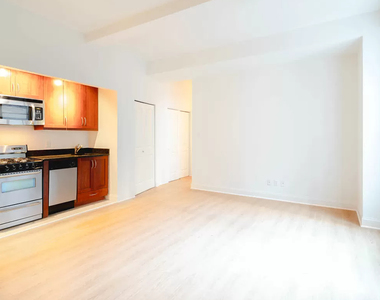 West 71st Street - Photo Thumbnail 1