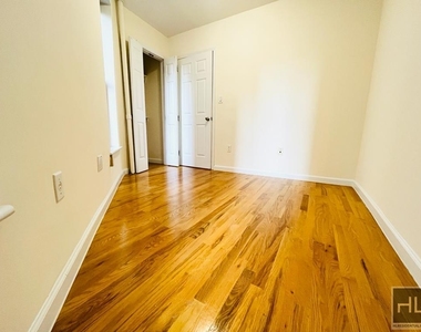 East 80th Street - Photo Thumbnail 2