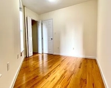 East 80th Street - Photo Thumbnail 1