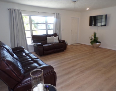 1148 Salina Avenue - Photo Thumbnail 5