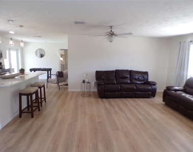 1148 Salina Avenue - Photo Thumbnail 13