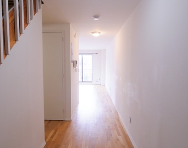 105 Lexington Avenue - Photo Thumbnail 0