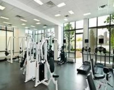 Center Blvd - Photo Thumbnail 9