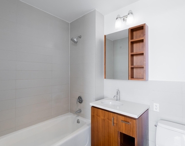 12-22 30th Avenue - Photo Thumbnail 8