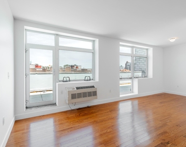 12-22 30th Avenue - Photo Thumbnail 4