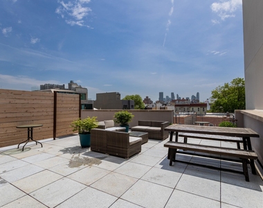 12-22 30th Avenue - Photo Thumbnail 3