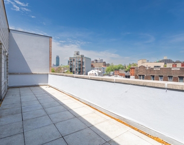 12-22 30th Avenue - Photo Thumbnail 2