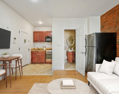 167 East 33rd Street - Photo Thumbnail 2