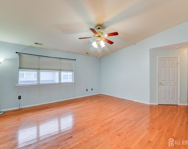 144 Keswick Drive - Photo Thumbnail 2