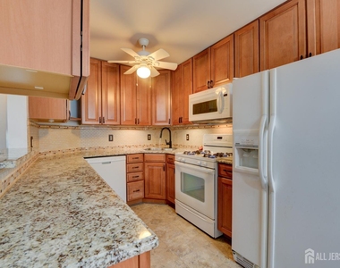 144 Keswick Drive - Photo Thumbnail 9