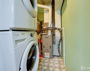 144 Keswick Drive - Photo Thumbnail 18
