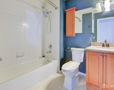 144 Keswick Drive - Photo Thumbnail 12