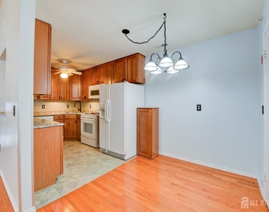 144 Keswick Drive - Photo Thumbnail 6