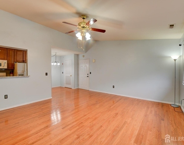 144 Keswick Drive - Photo Thumbnail 3