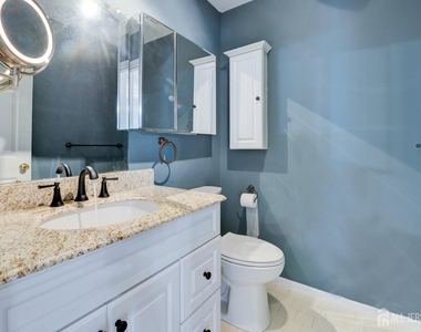 144 Keswick Drive - Photo Thumbnail 16