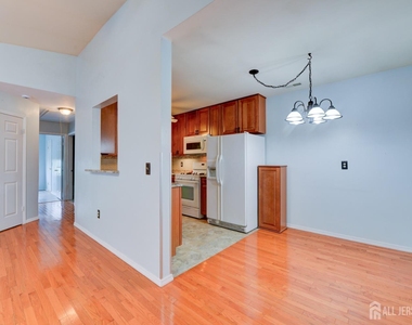 144 Keswick Drive - Photo Thumbnail 5