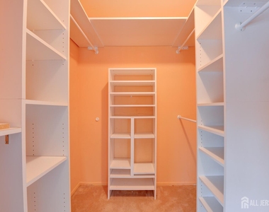 144 Keswick Drive - Photo Thumbnail 13