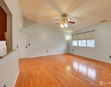 144 Keswick Drive - Photo Thumbnail 4
