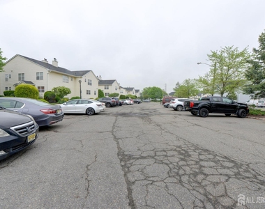 144 Keswick Drive - Photo Thumbnail 22