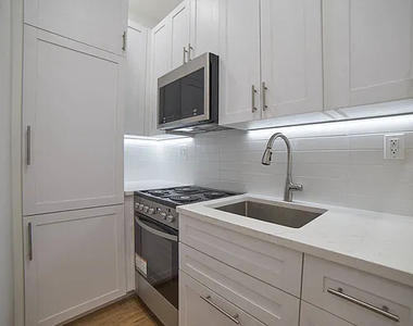 Copy of 1705 First Avenue, Unit 5ra - Photo Thumbnail 2