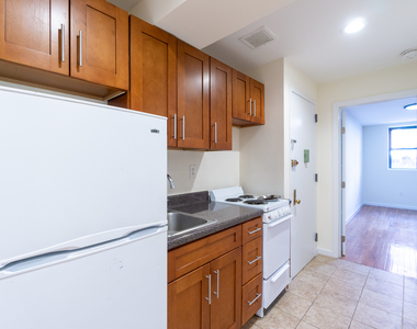 240 West 20th Street - Photo Thumbnail 8