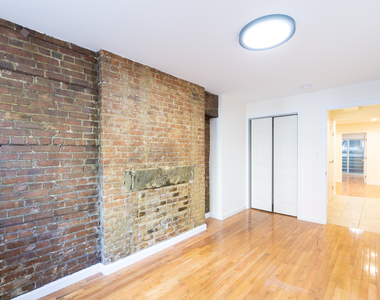 240 West 20th Street - Photo Thumbnail 10
