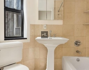 10 Avenue - Photo Thumbnail 3