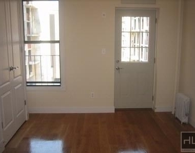 10 Avenue - Photo Thumbnail 1