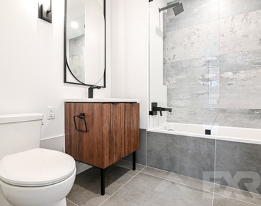 957 Atlantic Avenue - Photo Thumbnail 4