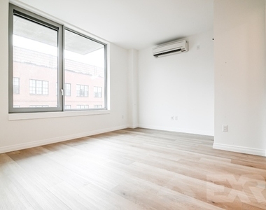 957 Atlantic Avenue - Photo Thumbnail 3