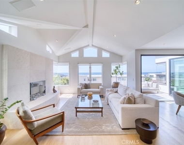 1712 Manhattan Avenue - Photo Thumbnail 4